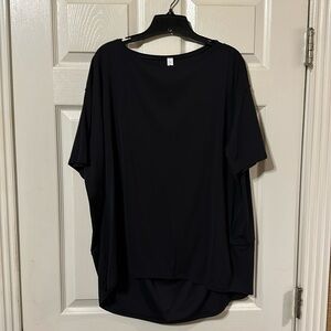 Lululemon back in action short sleeve